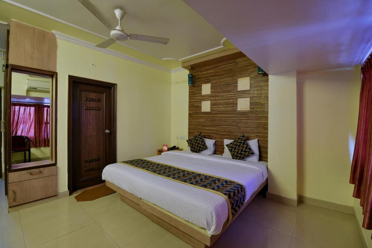 OYO 2289 Hotel Radha Palace Kukas Exterior foto